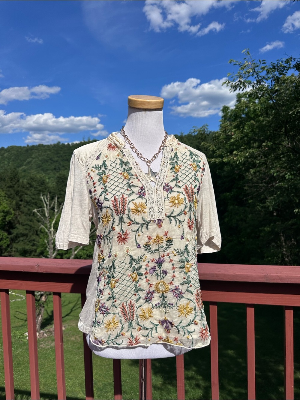 TINY Anthropologie Cream Embroidered Floral V-Neck Women's Blouse